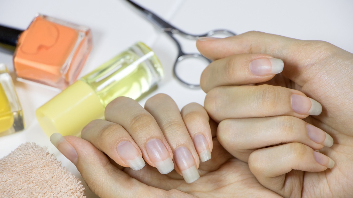 Long natural nails
