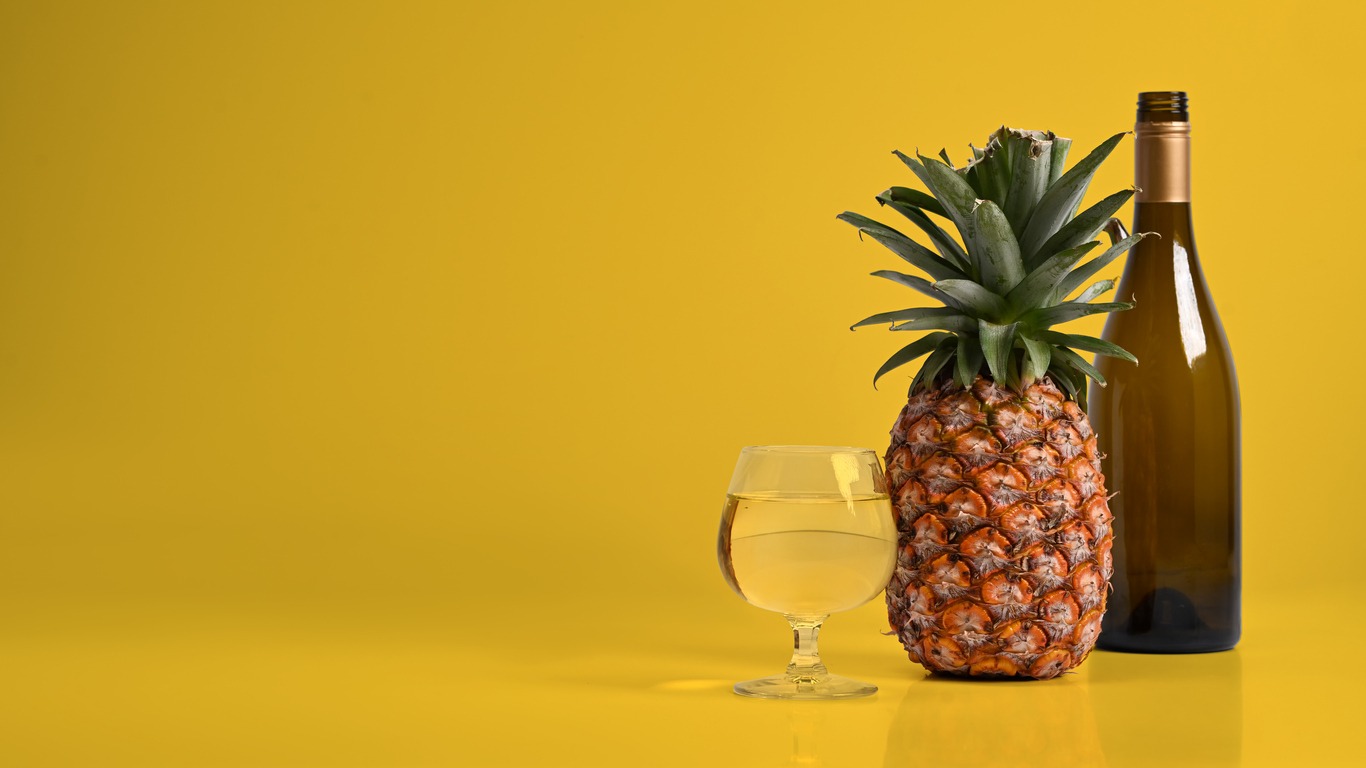 Pineapple wine bottle