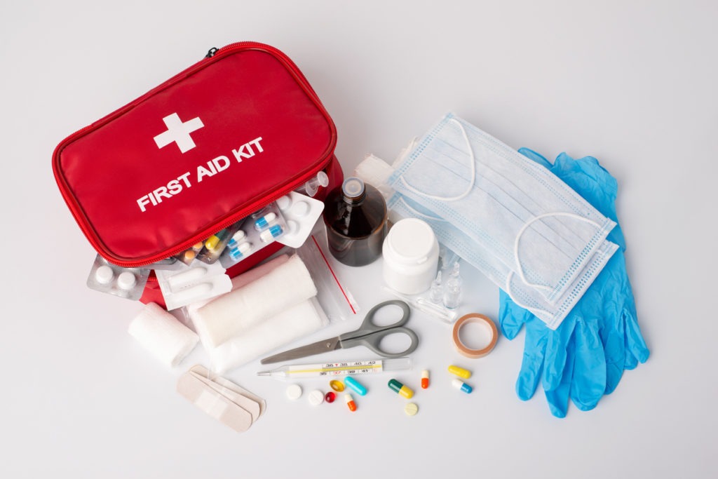 first aid kit) 