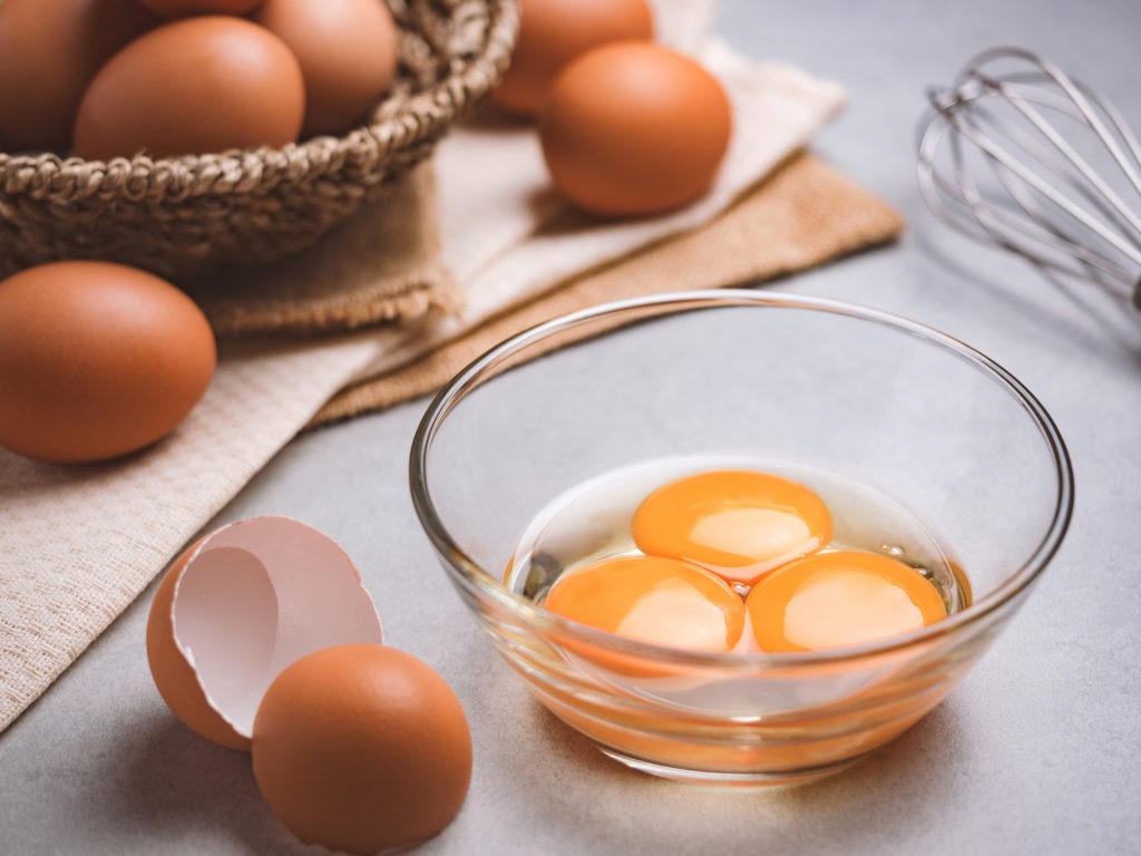 raw-egg-in-clear-bowl-chicken-eggs