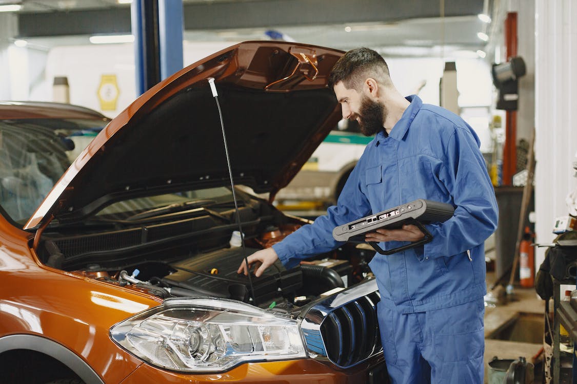 Top Car Tips That Could Help You Avoid a Mechanic
