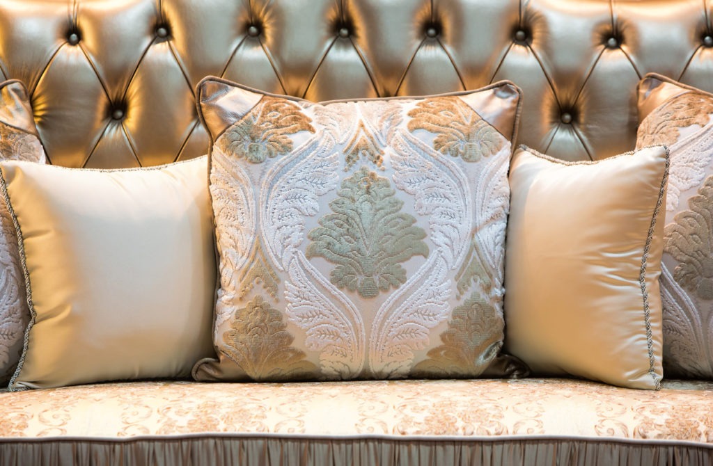 Pillows, Classic style pillows