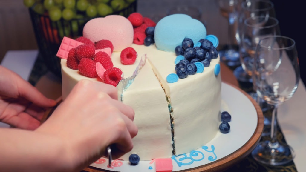 Cut into blue or pink cake
