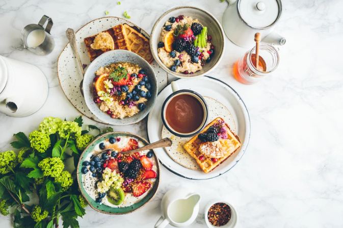 A-variety-of-foods-on-the-breakfast-table
