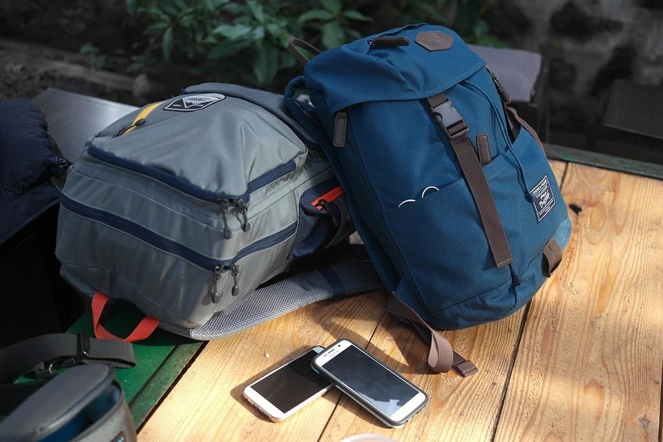 Image-of-travel-bags.