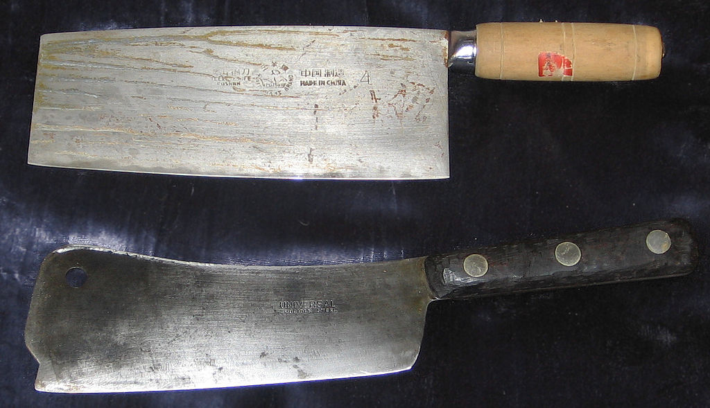 a-Chinese-cleaver-knife-and-a-Western-cleaver-knife