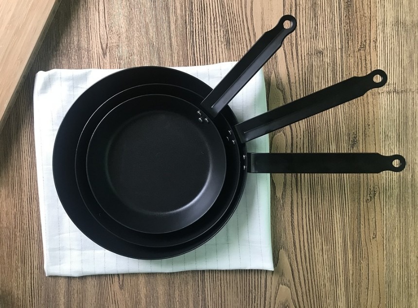 carbon-steel-pans