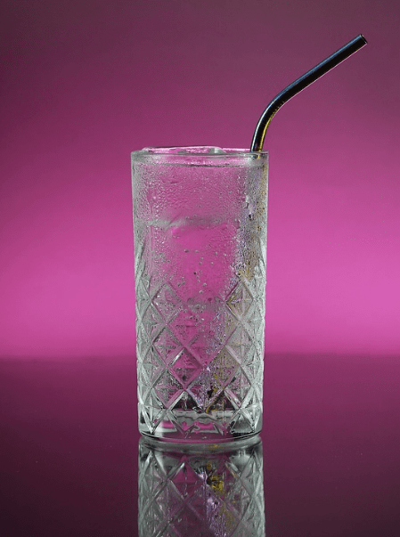 glass-cold-drink-metal-straw