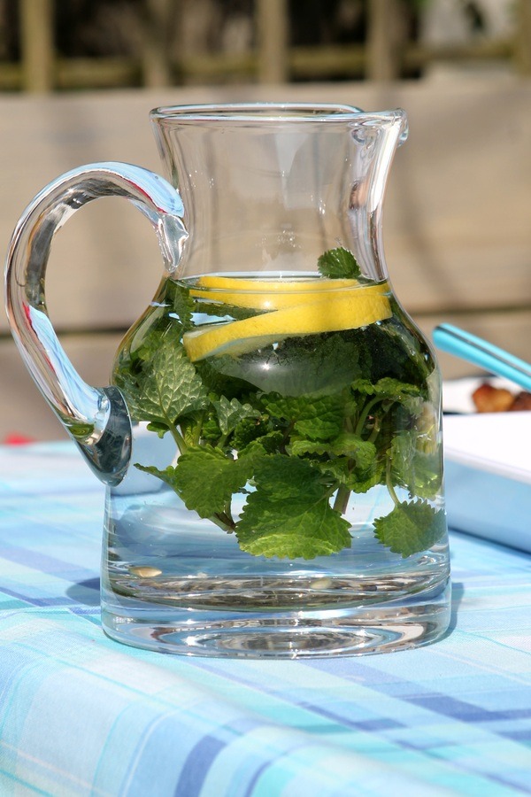  water-glass-food-green-produce-offering