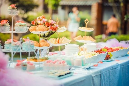 A-buffet-table-at-an-outdoor-baby-shower