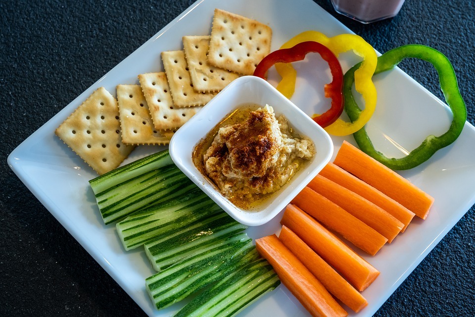 Hummus-and-vegetables