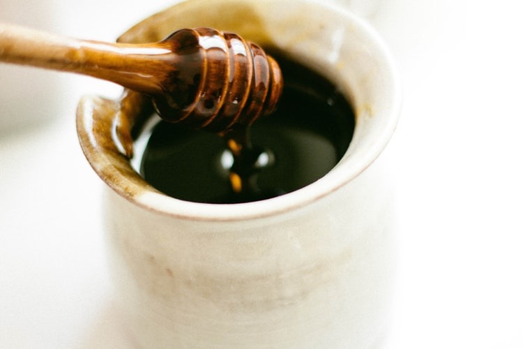 honey-syrup-in-a-jar