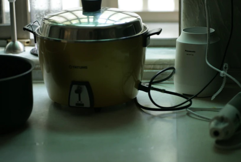An-old-slow-cooker