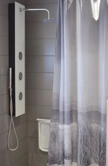 How to select the appropriate shower curtain
