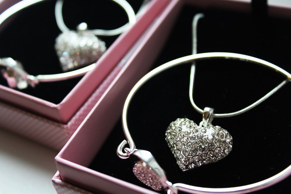 Jewelry-Ideas-for-Bridesmaids