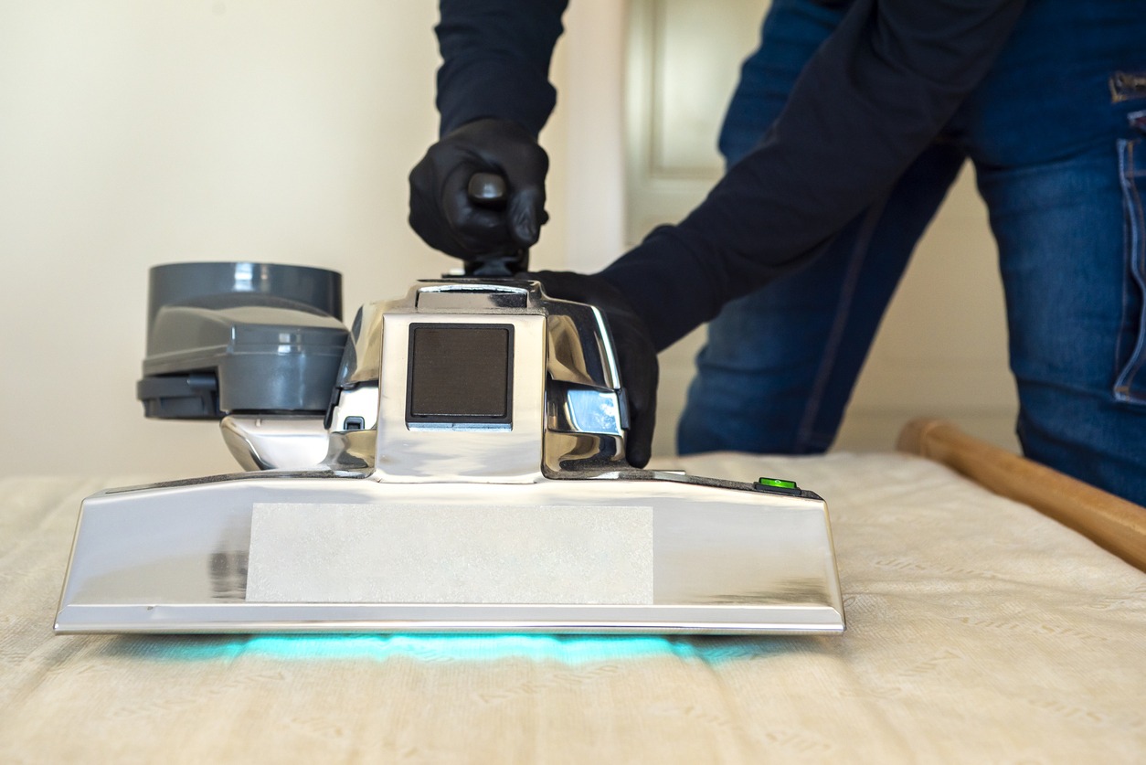 How To Choose a UV Sanitizing Vacuum