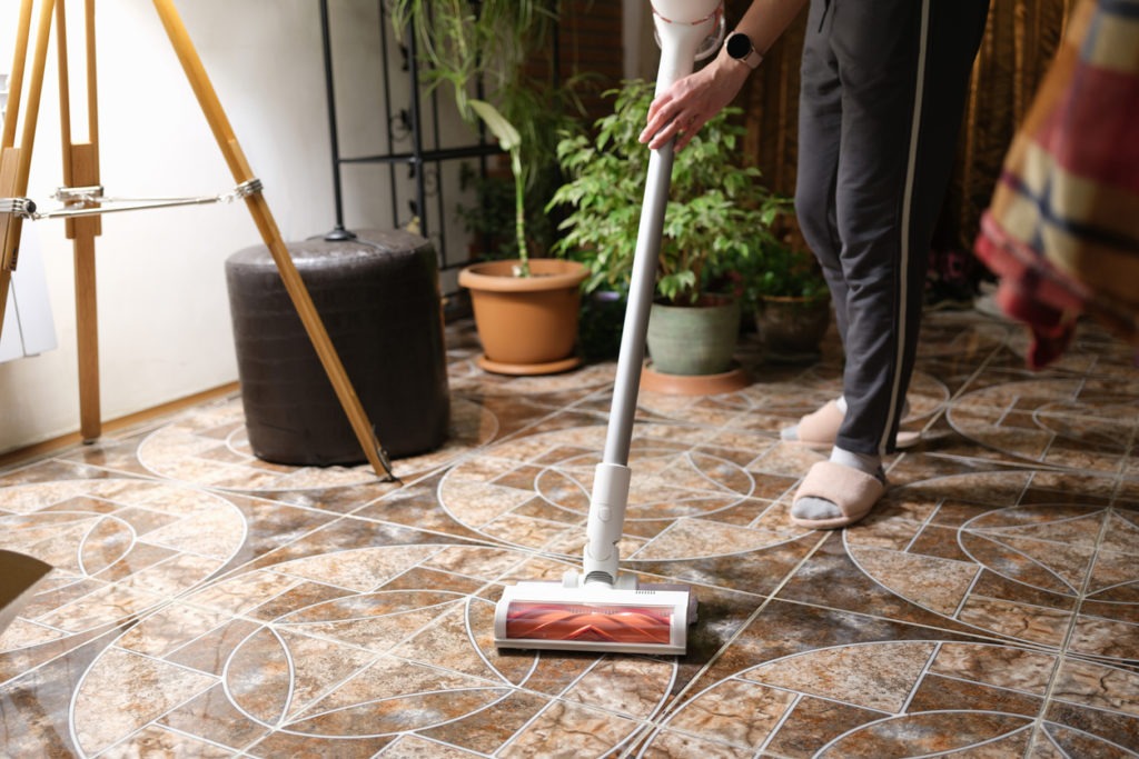 Pros and Cons of Small Space Vacuums 