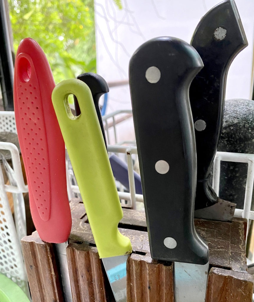 different knife handles