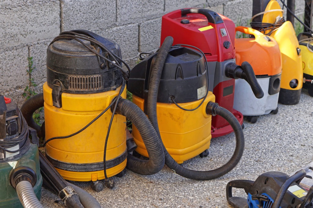 vacuum cleaners for garage use