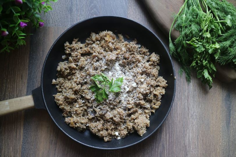Alternatives for white rice- brown rice, cauliflower rice, broccoli rice