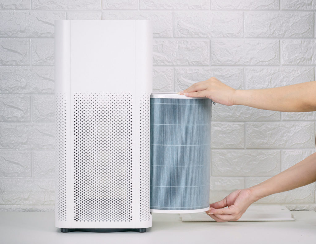 replacing the filter of an air purifier