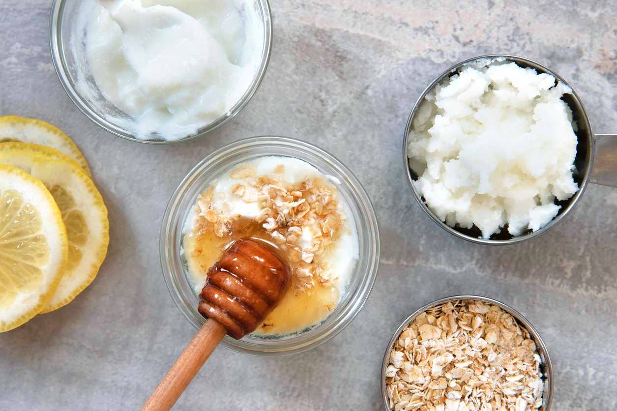 Natural Homemade Face Scrub Mask Honey, Yogurt, Oatmeal