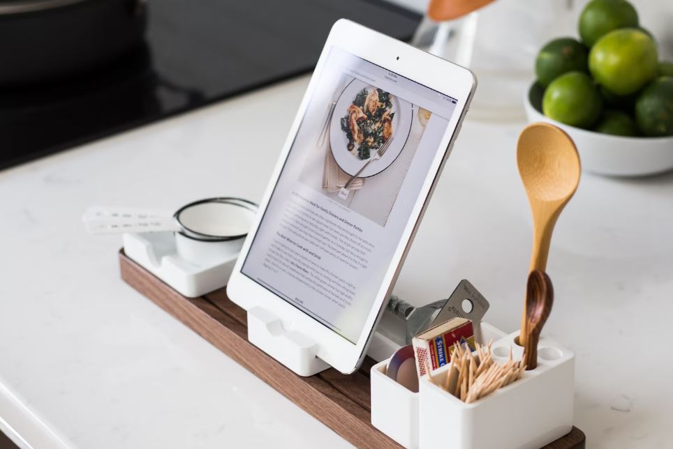 Smart Kitchen: Integrating IoT in Your Cooking Space