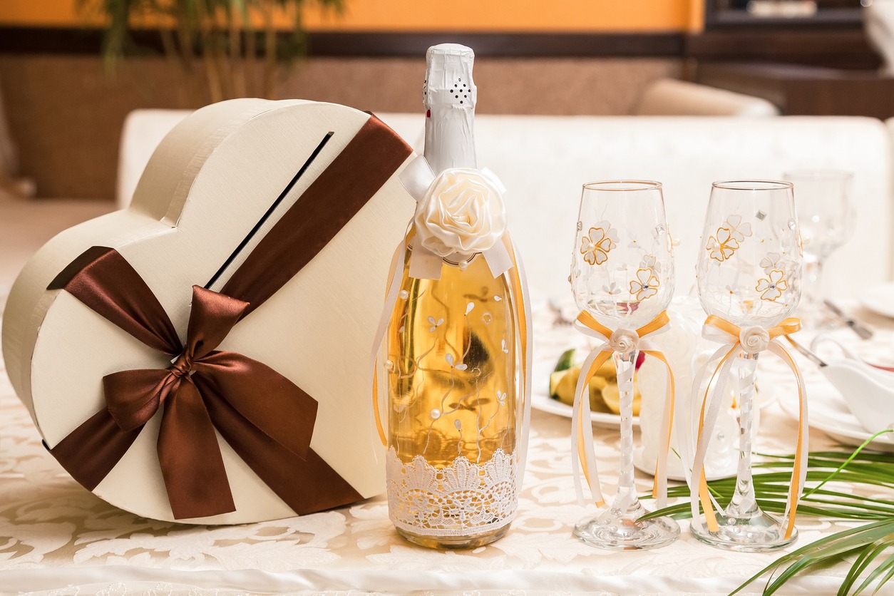Arrangement, Banquet, Beige, Bottle, Table, Wedding, Wealth, Luxury, Lace-Textile, Freshness, Happiness, Hair Bow, Dinner, Drinking Glass, Elegance, Event, Fun, Gift, Gift Box, Celebratory Toast, Decoration, Dining, Celebration, Champagne Flute, Champagne