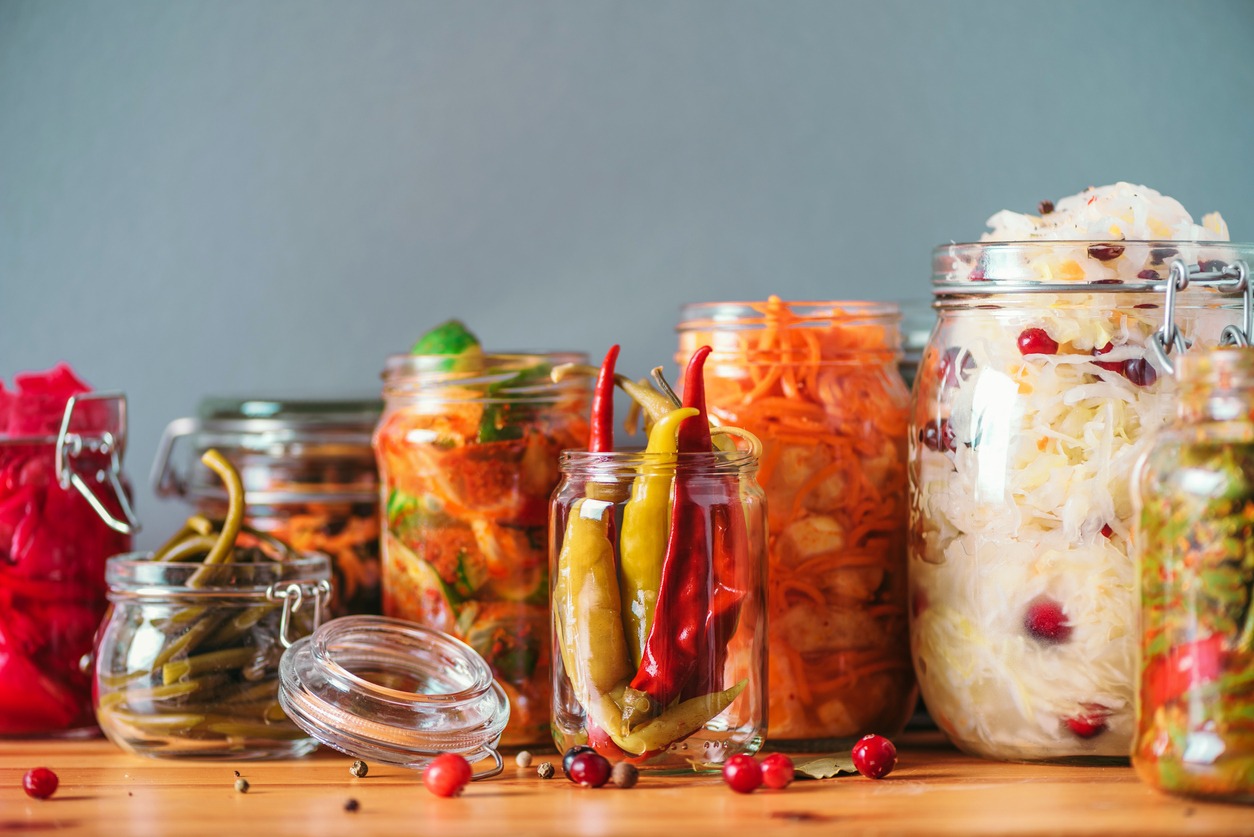 Fermenting, Food, Jar, Vegetable, Canning, Glass-Material, Pickled, Carrot, Spanish Onion, Marinated, Pickle Relish, Chili Pepper, Edible Mushroom, Lactose Fermentation, Preserved Food, Bell Pepper, Cucumber, Radish, Scallion, Tomato, Paprika, Vinegar, Vinegar, Canned Food, Preserves, Healthy Lifestyle, Healthy Eating