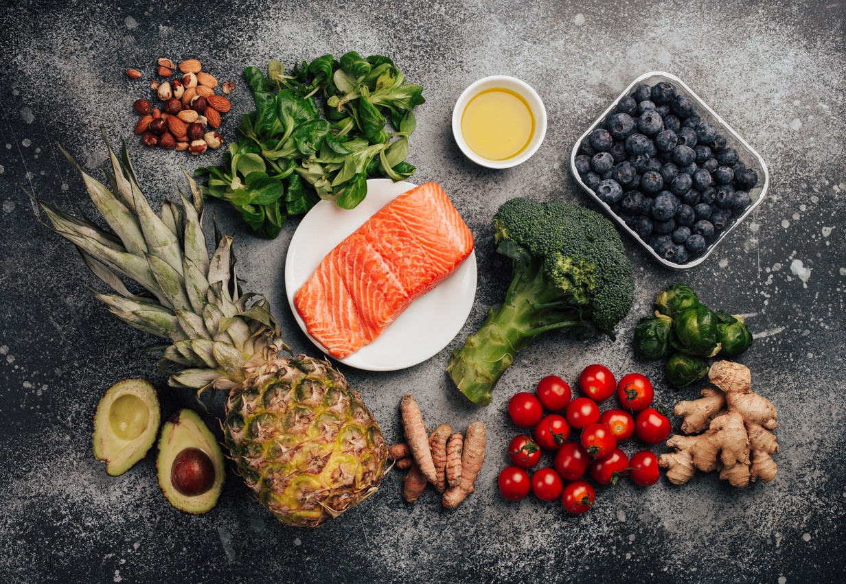 Healthy Eating, Anti-Inflammatory, Food, Inflammation, Recovery, Herbal Medicine, Healthcare and Medicine, Immune System, Salmon-Seafood, Avocado, Blueberry, Broccoli, Care, Fish, Fruit, Ginger-Spice, Green, Leafy, Tomato, Turmeric, Vegetable, Nut-Food, Olive Oil, Pineapple, Raw Food, Spinach