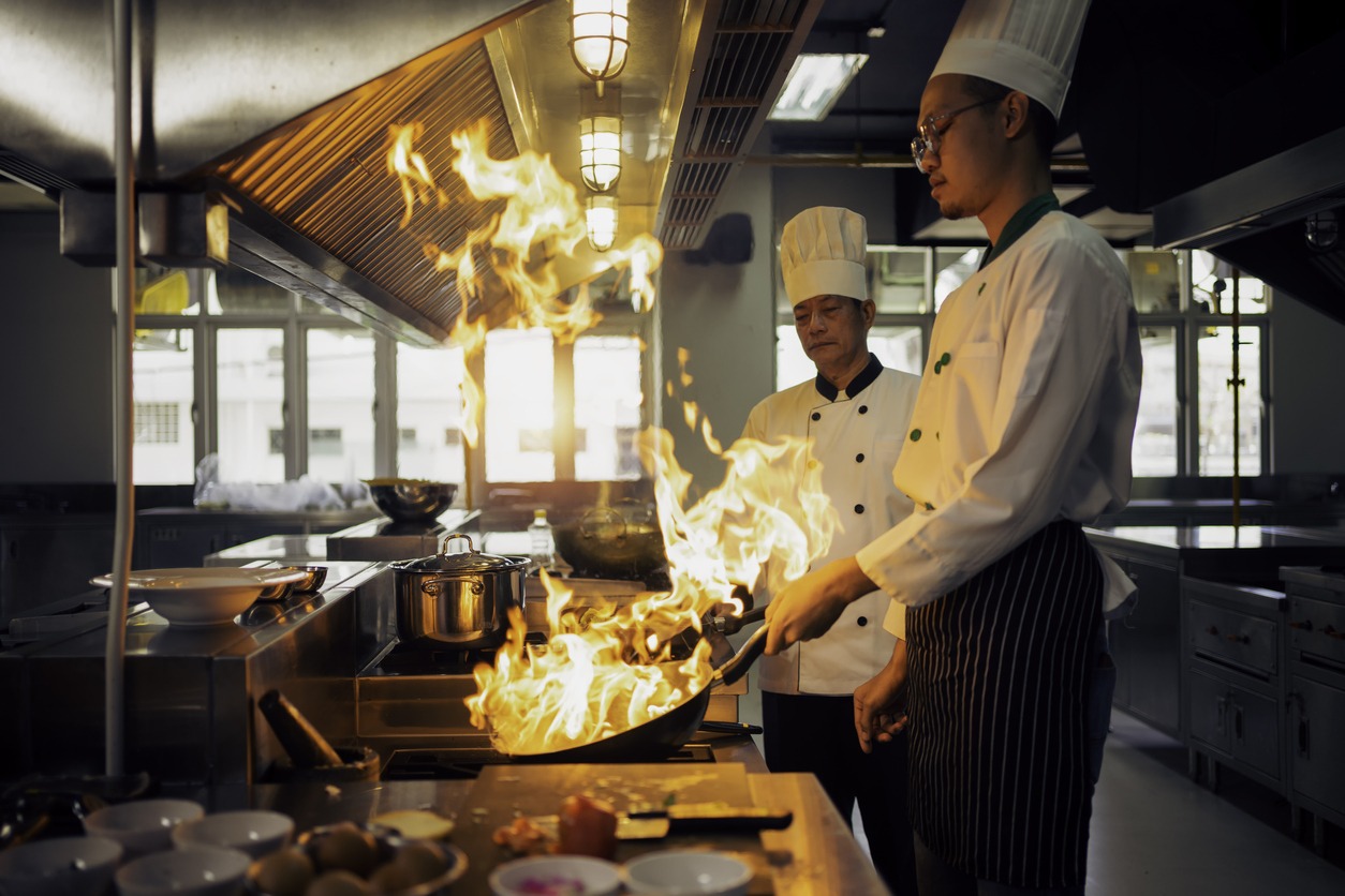 Kitchen, Chef, Skill. Restaurant, Commercial Kitchen, Connoisseur, Cooking Class, Cooking Pan, Crockery, Fine Dining, Food, Food and Drink Industry, Indoors, LEARNING, Preparation, Stove, Student, Teacher, Working, Vegetable