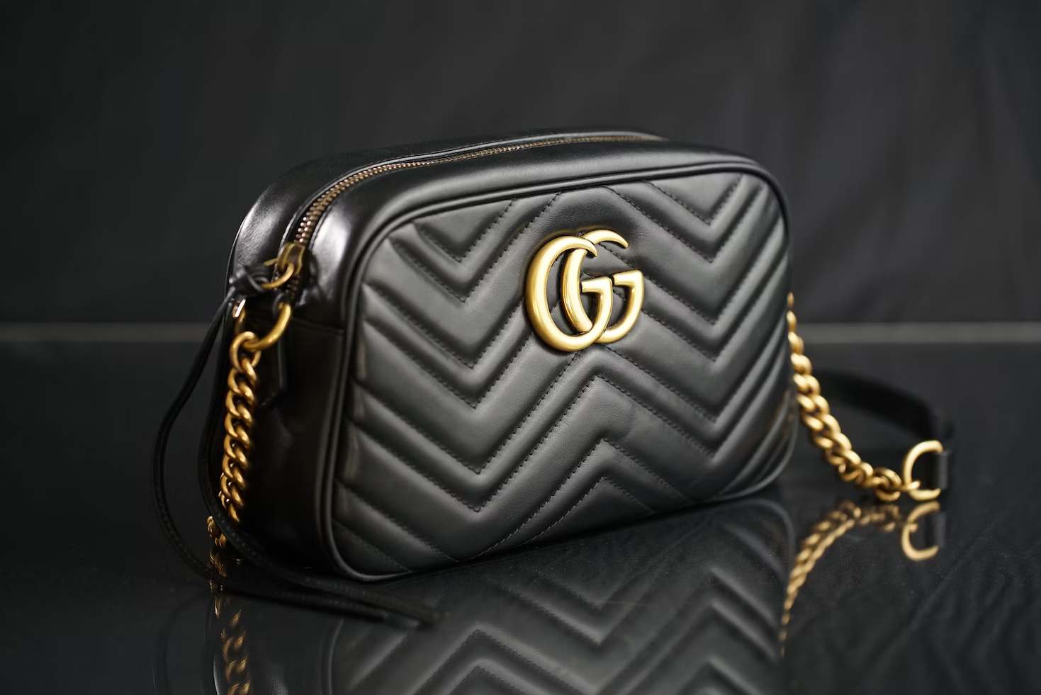 Black classic Gucci bag