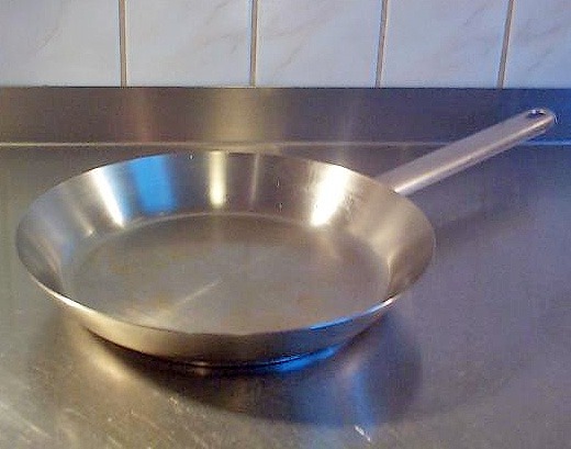 Best Oil to Season a Stainless Steel Pan